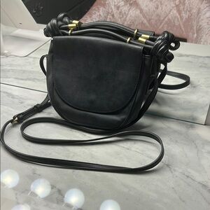 Universal Threads Black Crossbody Bag 🖤